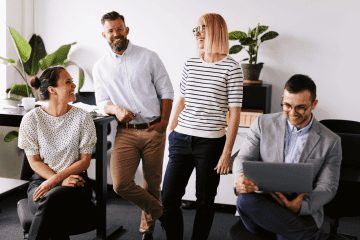 Pracovníci pobočky RENOMIA v Brně v kavárně kancelářské budovy